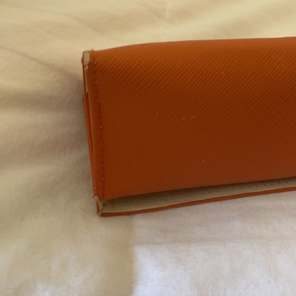 Tory Burch sunglasses case - Picture 4 of 4